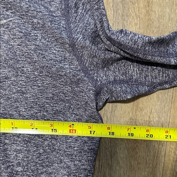Nike Element running dri-fit 1/4 zip - purple size medium - Picture 3 of 5